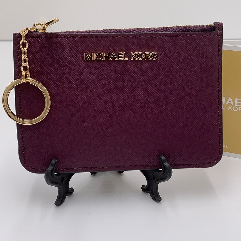 MICHAEL KORS SMALL TOP ZIP COINPOUCH WITH ID CARD MULBERRY COLOR
NWT